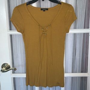 lace up mustard tee